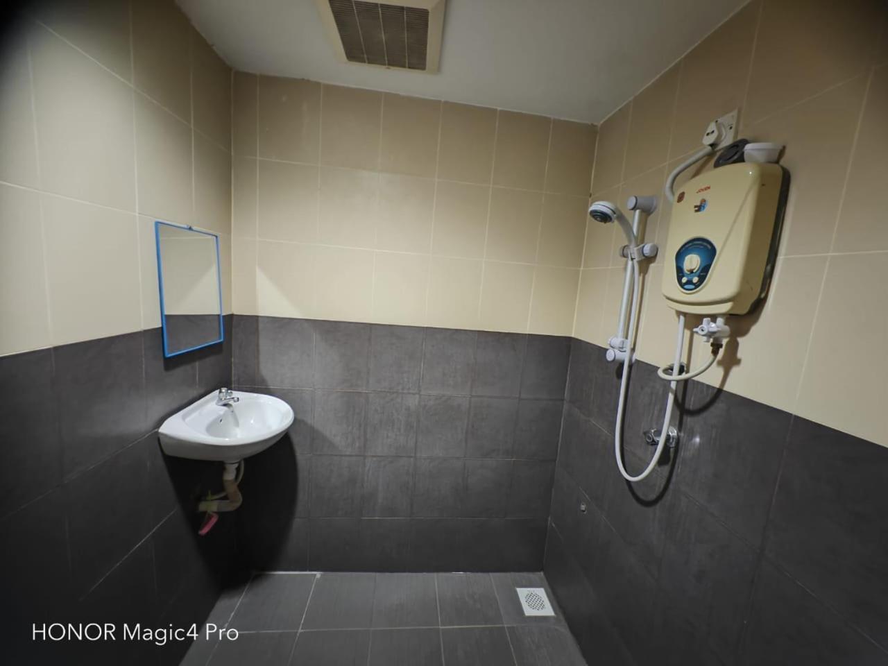 Melawati Ria Hotel Kuala Selangor Buitenkant foto